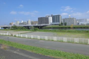 鶴見川樽町公園